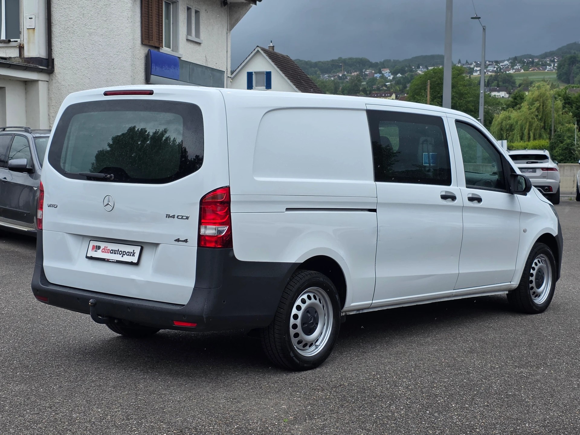 MERCEDES-BENZ Vito 114 CDI Extralang 9G-Tronic 4Matic ** Automat ** Navi ** Klima **Anhängerkupplung **-showroom-element-3