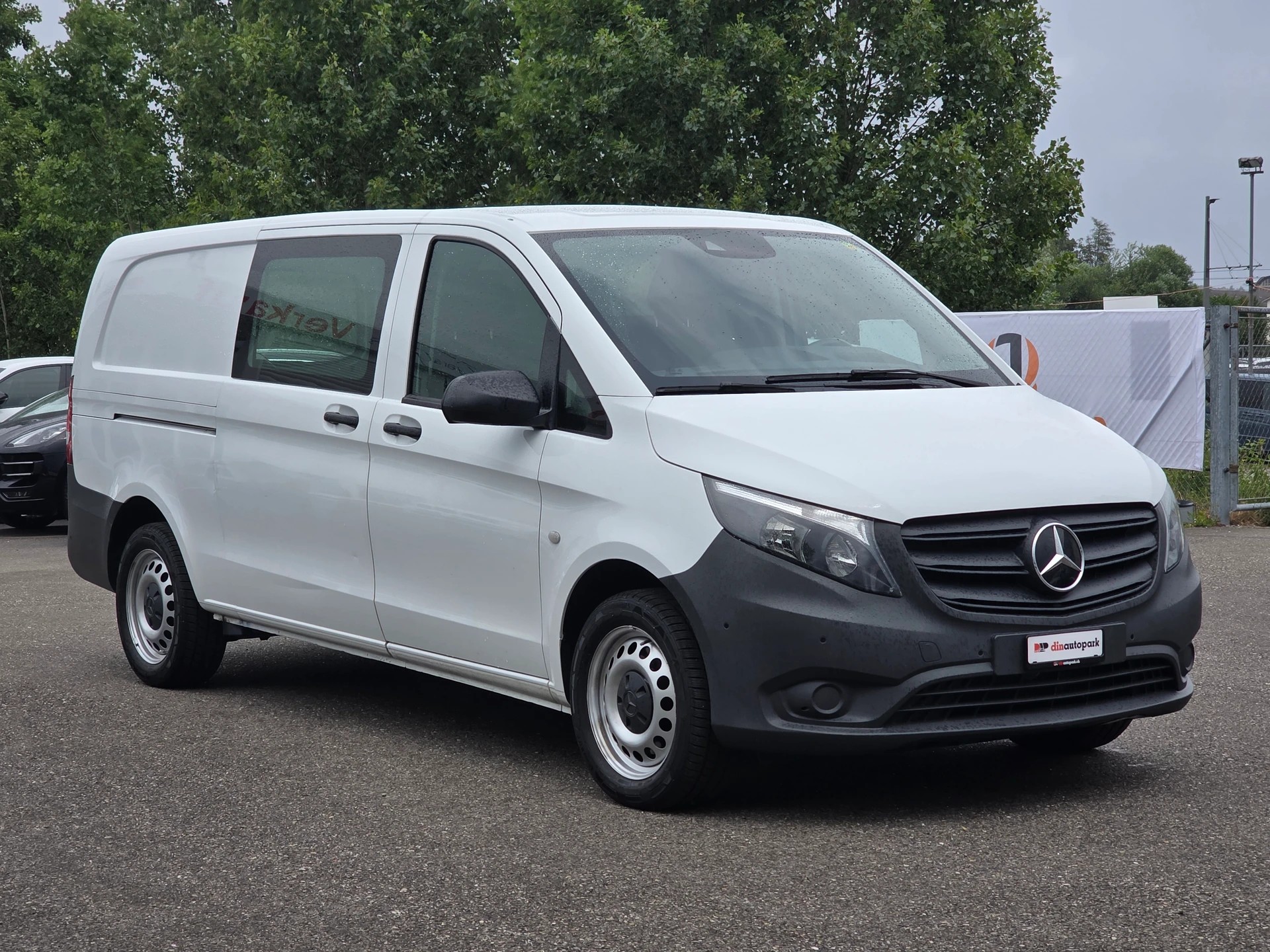 MERCEDES-BENZ Vito 114 CDI Extralang 9G-Tronic 4Matic ** Automat ** Navi ** Klima **Anhängerkupplung **-showroom-element-2