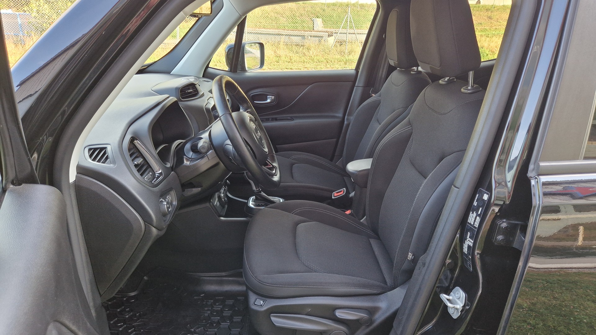 JEEP Renegade 1.3 Turbo S AWD-image-10