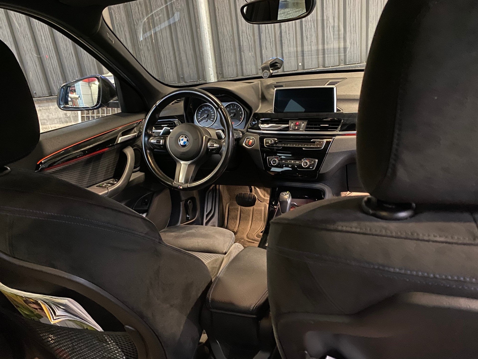 BMW 25i xDrive-image-3