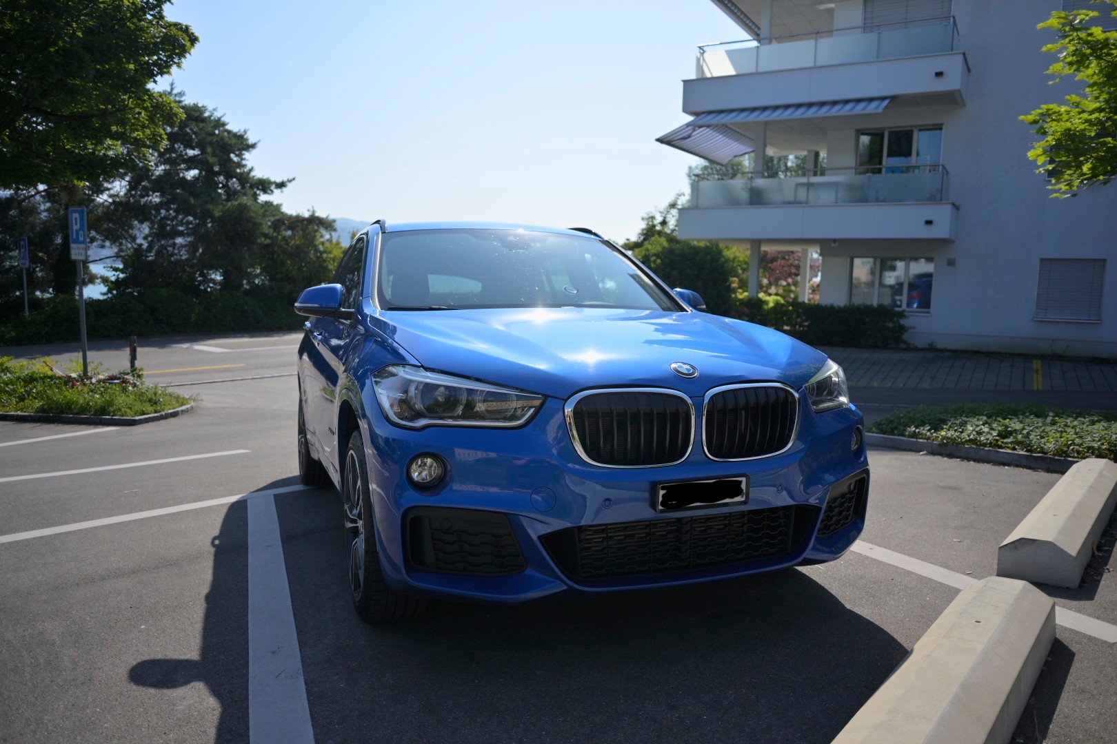 BMW 25i xDrive-image-0