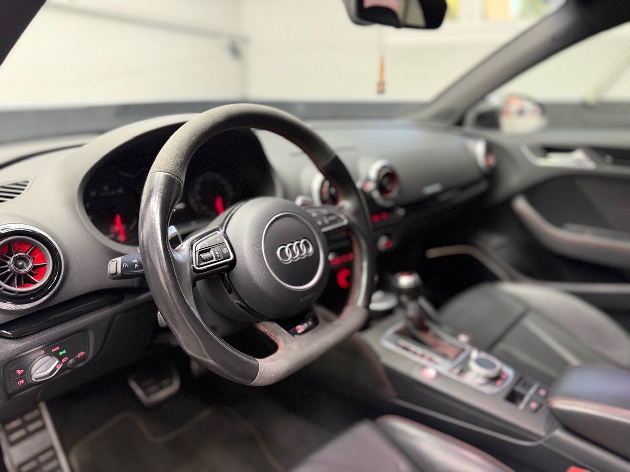 AUDI RS3 2.5 TSI quattro S-tronic | ABT-Tuning ab Werk | Schiebedach | B&O Soundanlage | Rückfahrkamera | CH-Auto-image-13