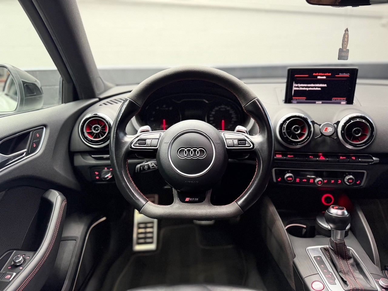 AUDI RS3 2.5 TSI quattro S-tronic | ABT-Tuning ab Werk | Schiebedach | B&O Soundanlage | Rückfahrkamera | CH-Auto-image-17