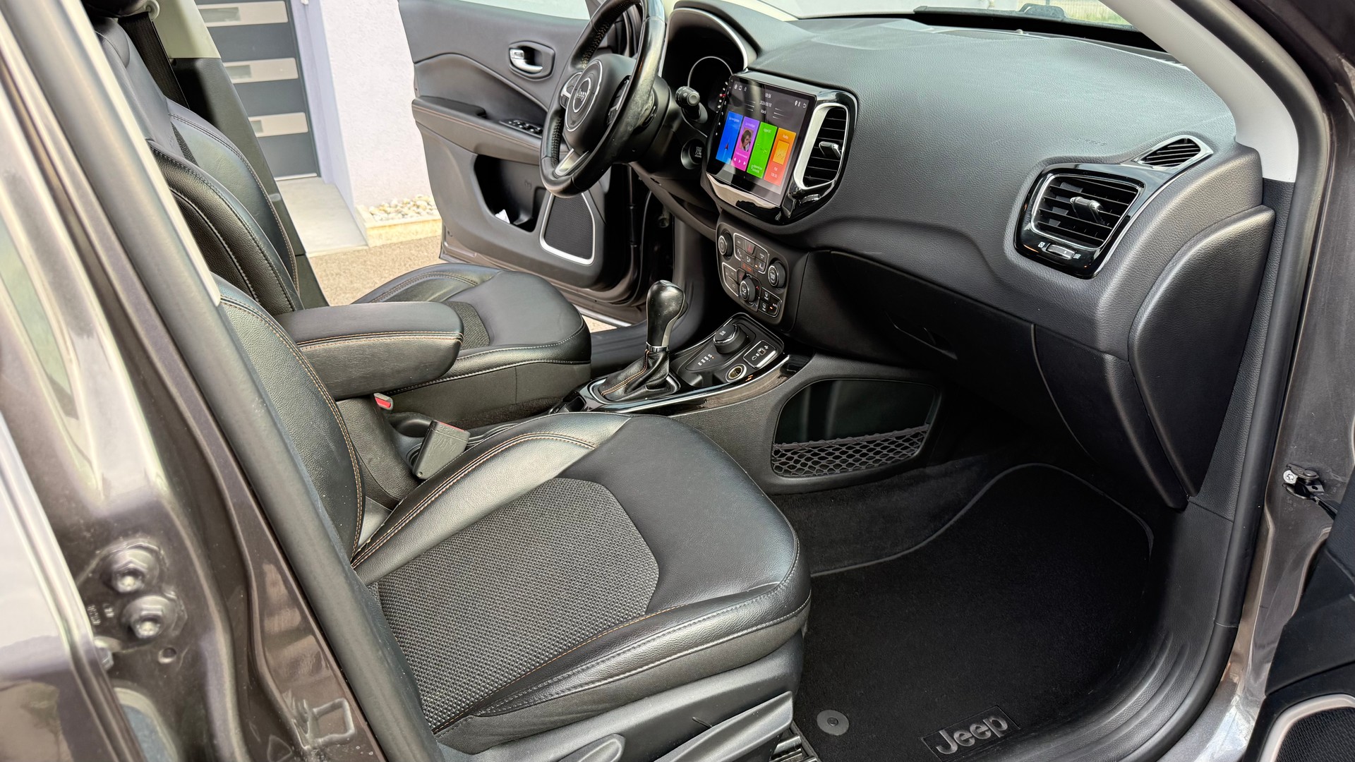 JEEP Compass 1.4 Turbo Limited AWD 9ATX-image-8