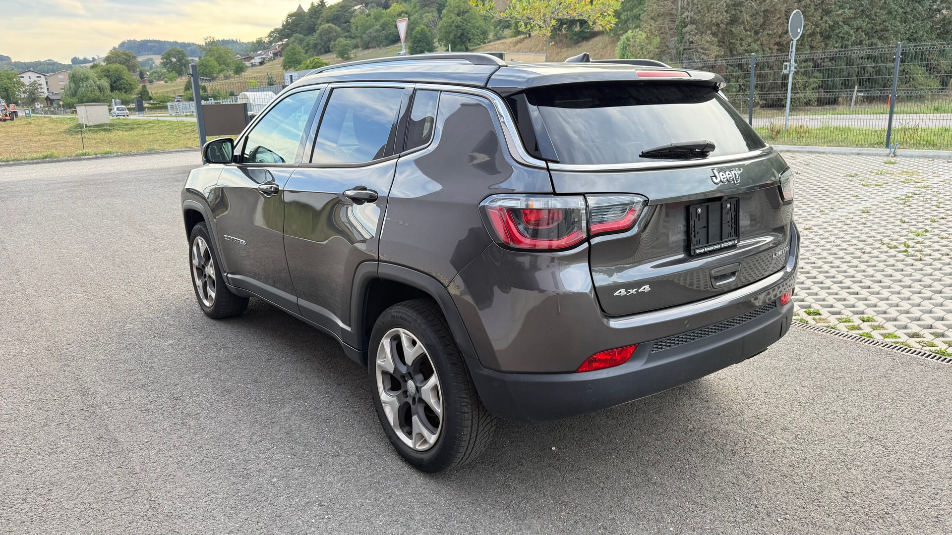 JEEP Compass 1.4 Turbo Limited AWD 9ATX-image-5