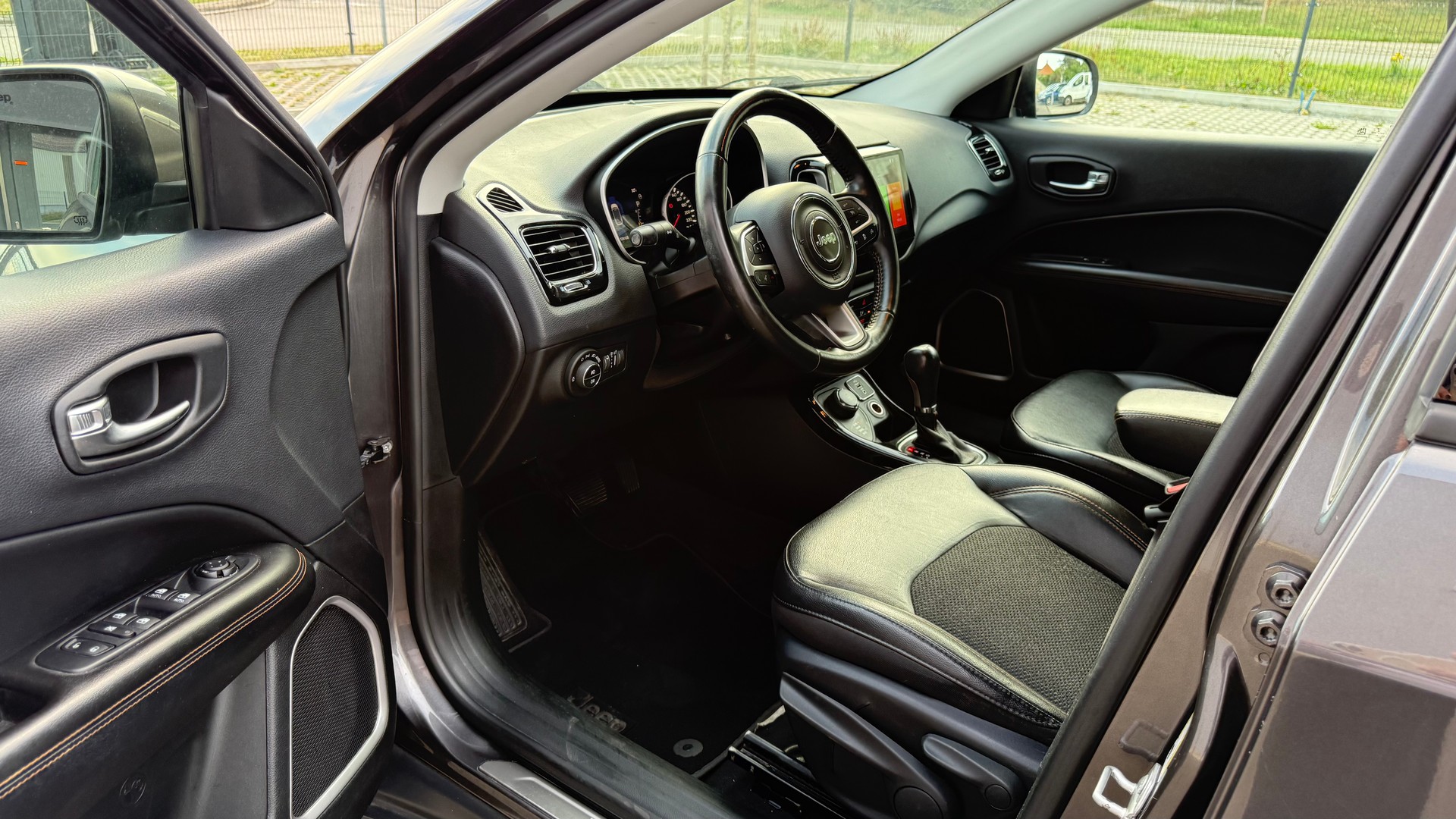 JEEP Compass 1.4 Turbo Limited AWD 9ATX-image-7
