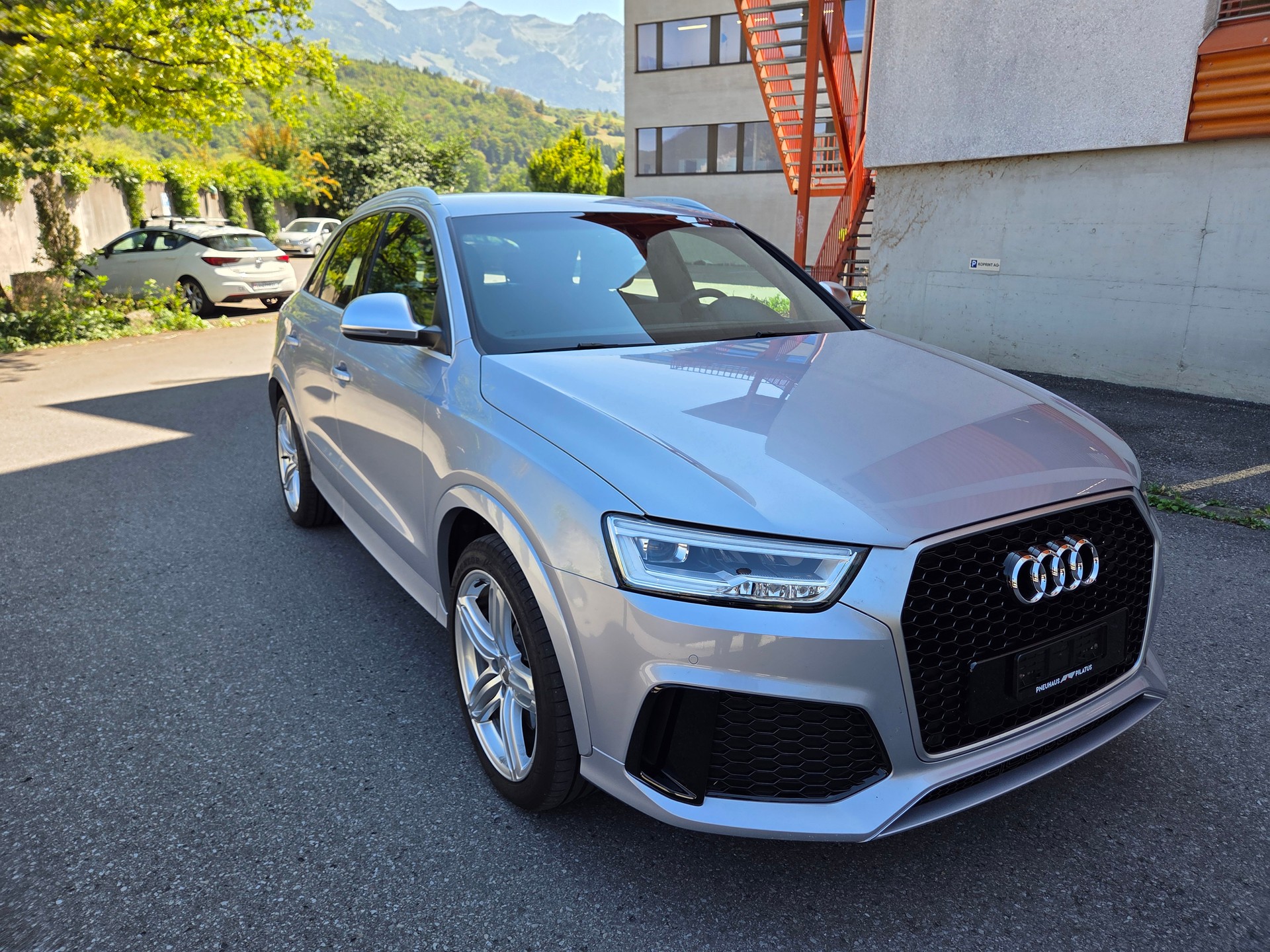 AUDI RS Q3 2.5 TFSI quattro S-tronic-image-1