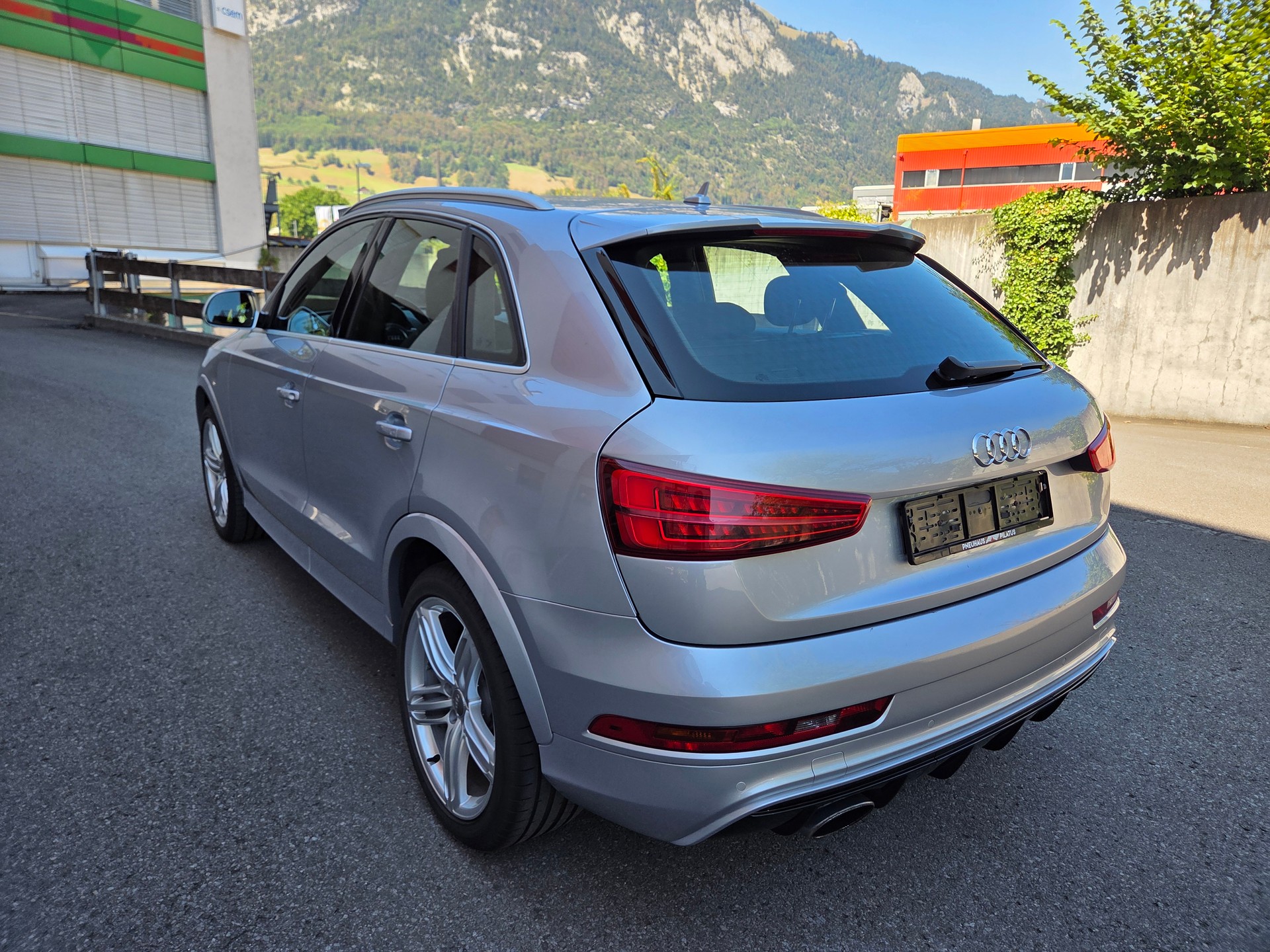 AUDI RS Q3 2.5 TFSI quattro S-tronic-image-3