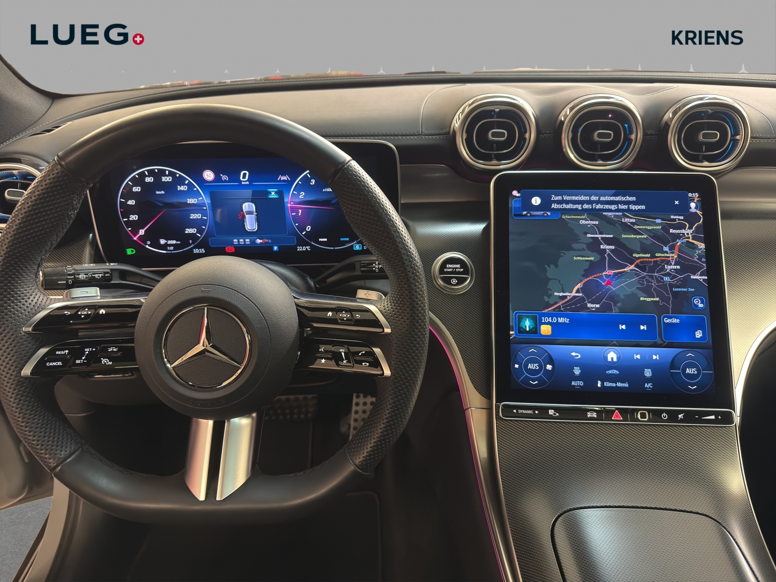 MERCEDES-BENZ GLC 200 4M - AMG / Panorama-Dach / AHK / Rückfahrkamera-image-10