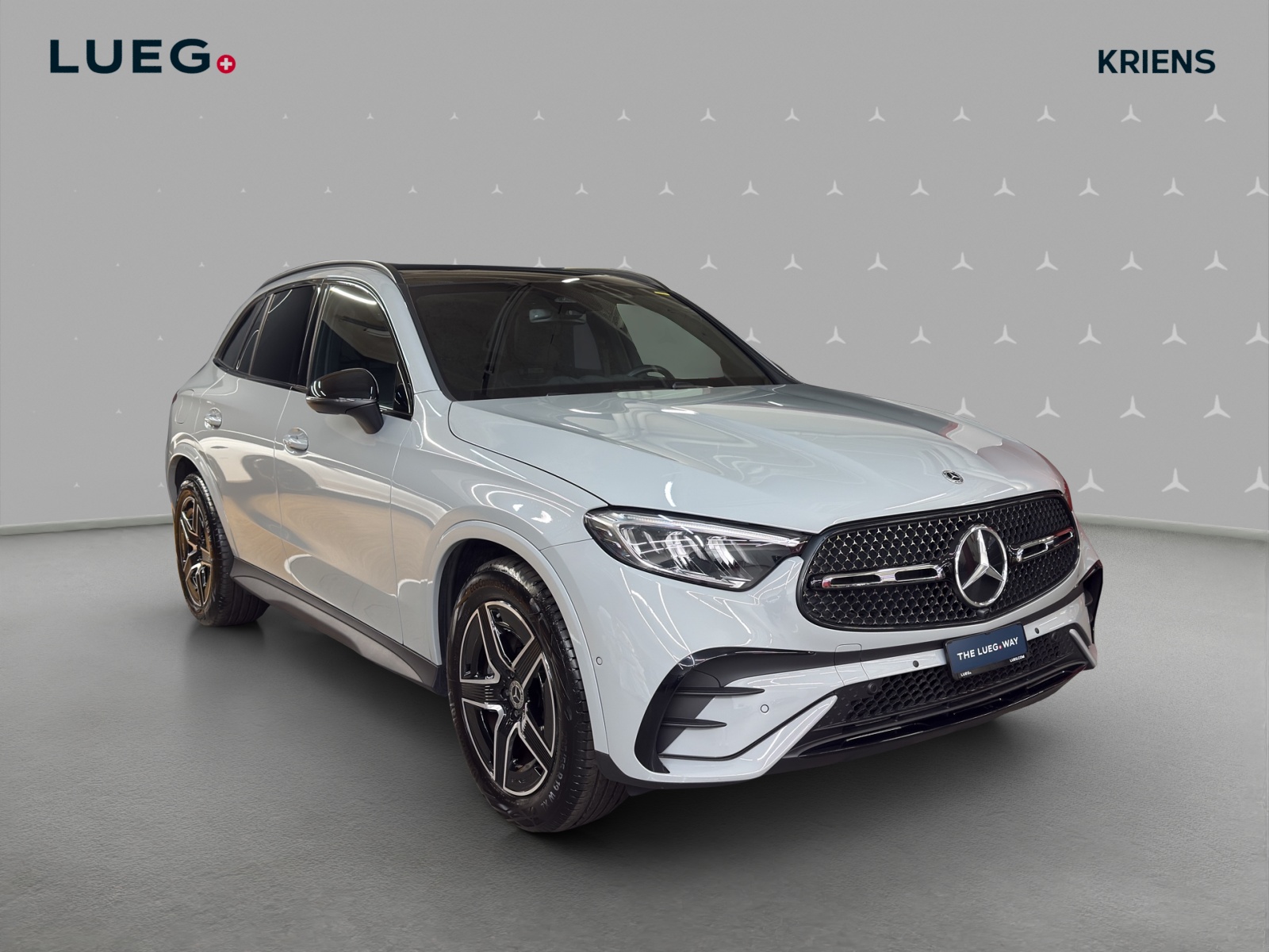 MERCEDES-BENZ GLC 200 4M - AMG / Panorama-Dach / AHK / Rückfahrkamera-image-4