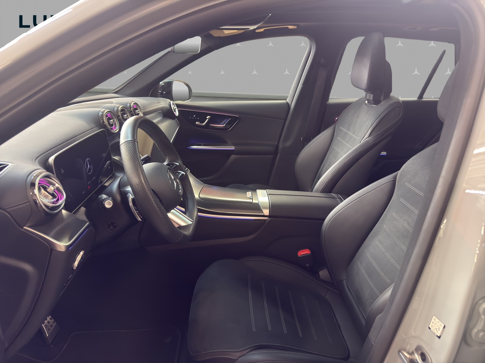 MERCEDES-BENZ GLC 200 4M - AMG / Panorama-Dach / AHK / Rückfahrkamera-image-7