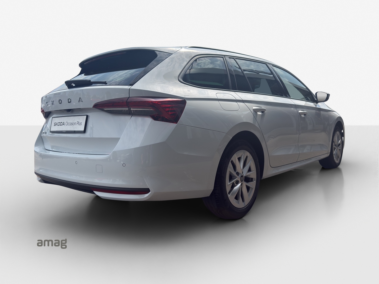 SKODA Octavia Combi 1.5 TSI mHEV DSG Dynamic-image-4