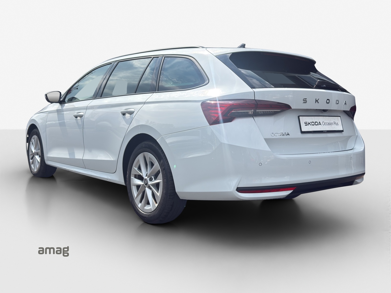 SKODA Octavia Combi 1.5 TSI mHEV DSG Dynamic-image-2