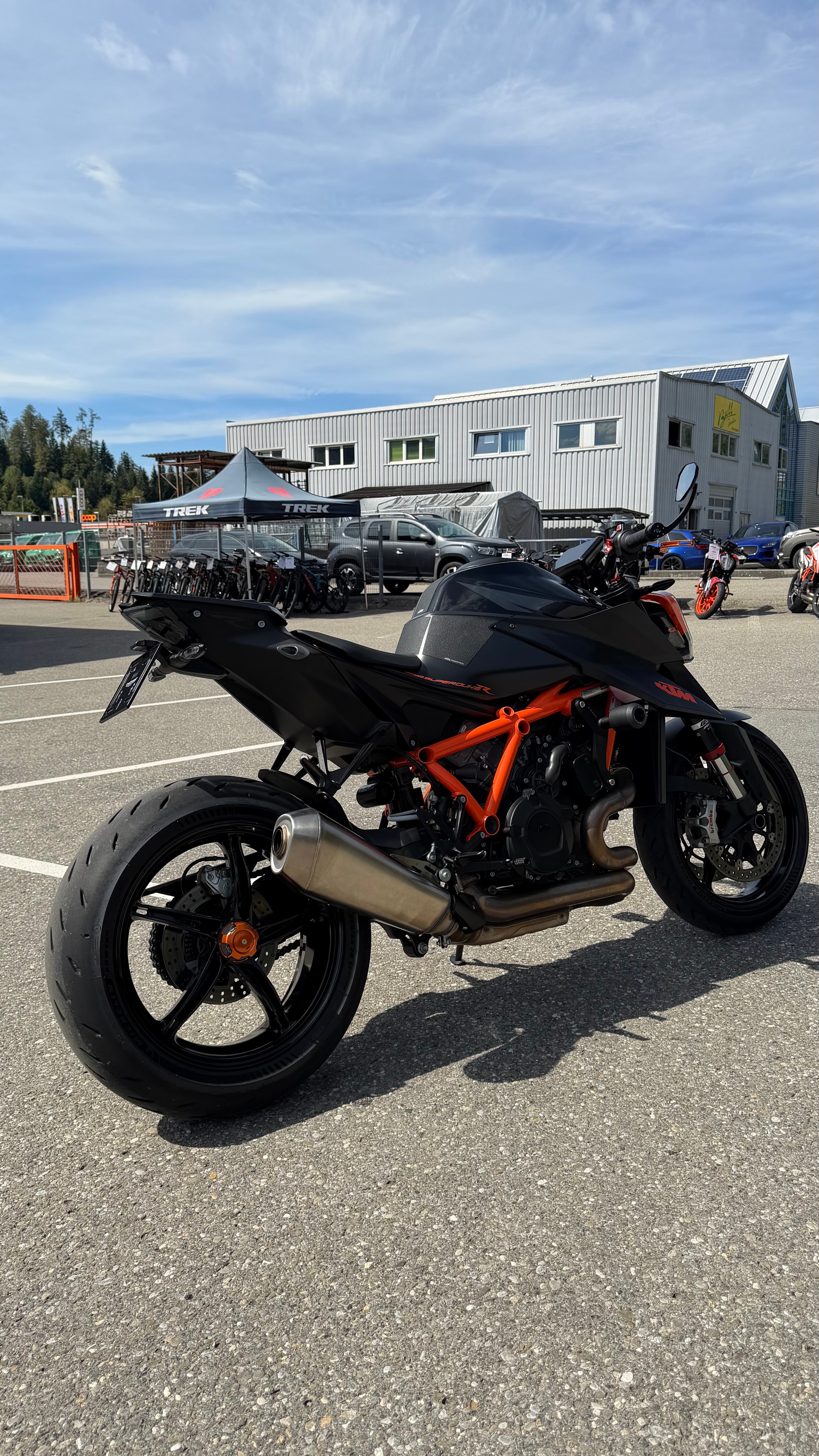 KTM 1290 Super Duke R-showroom-element-2