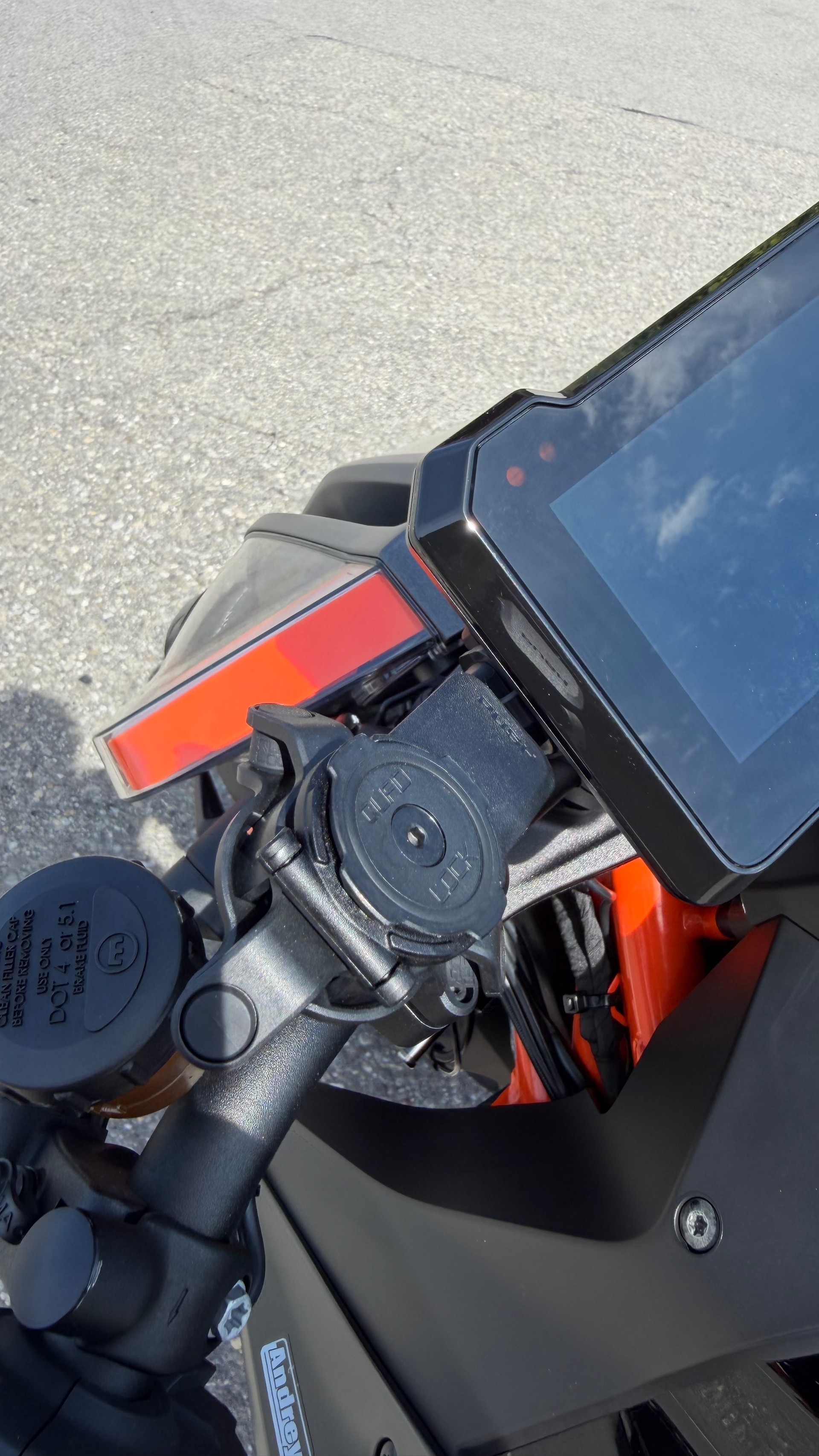 KTM 1290 Super Duke R-showroom-element-3