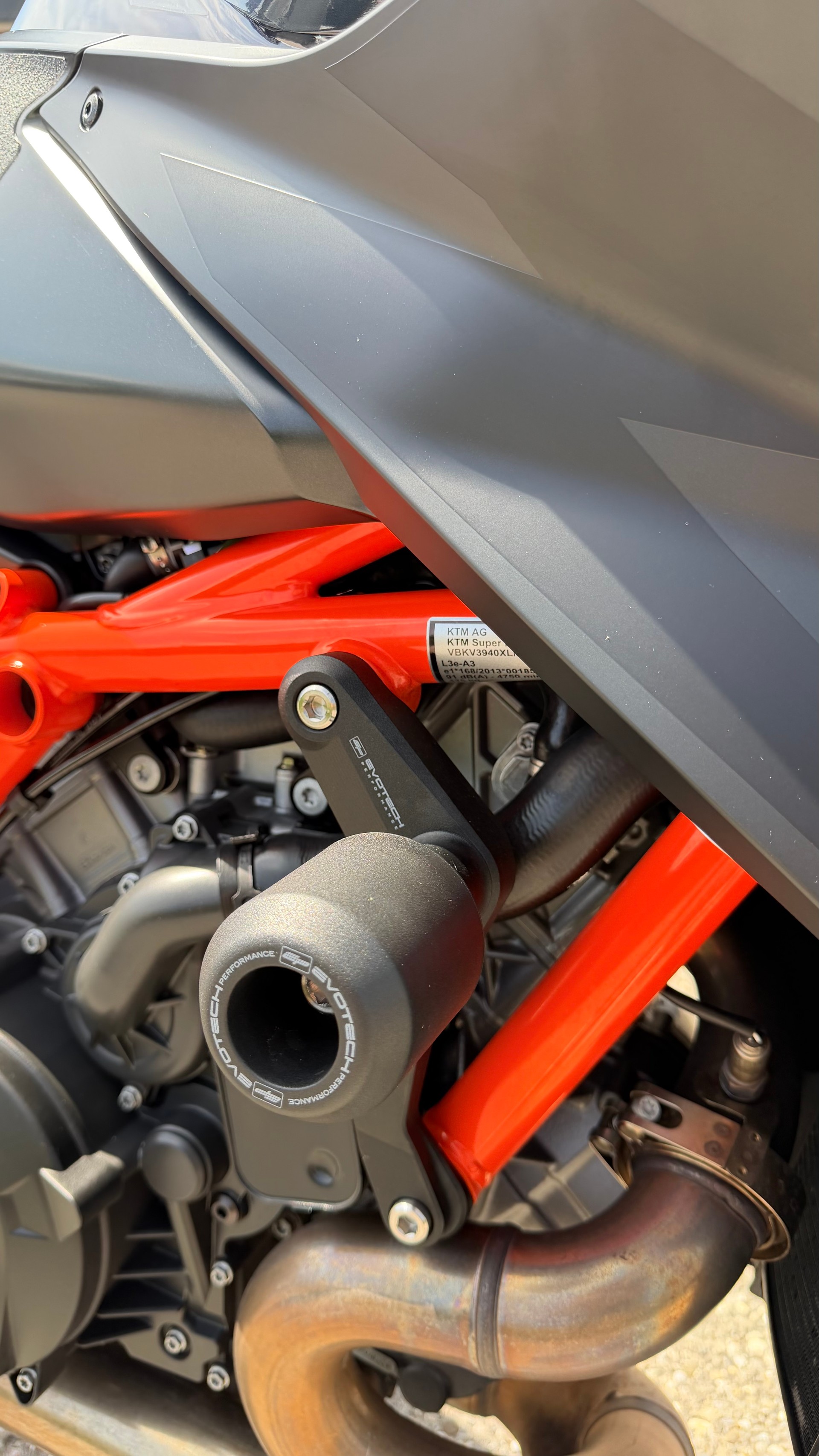KTM 1290 Super Duke R-image-6