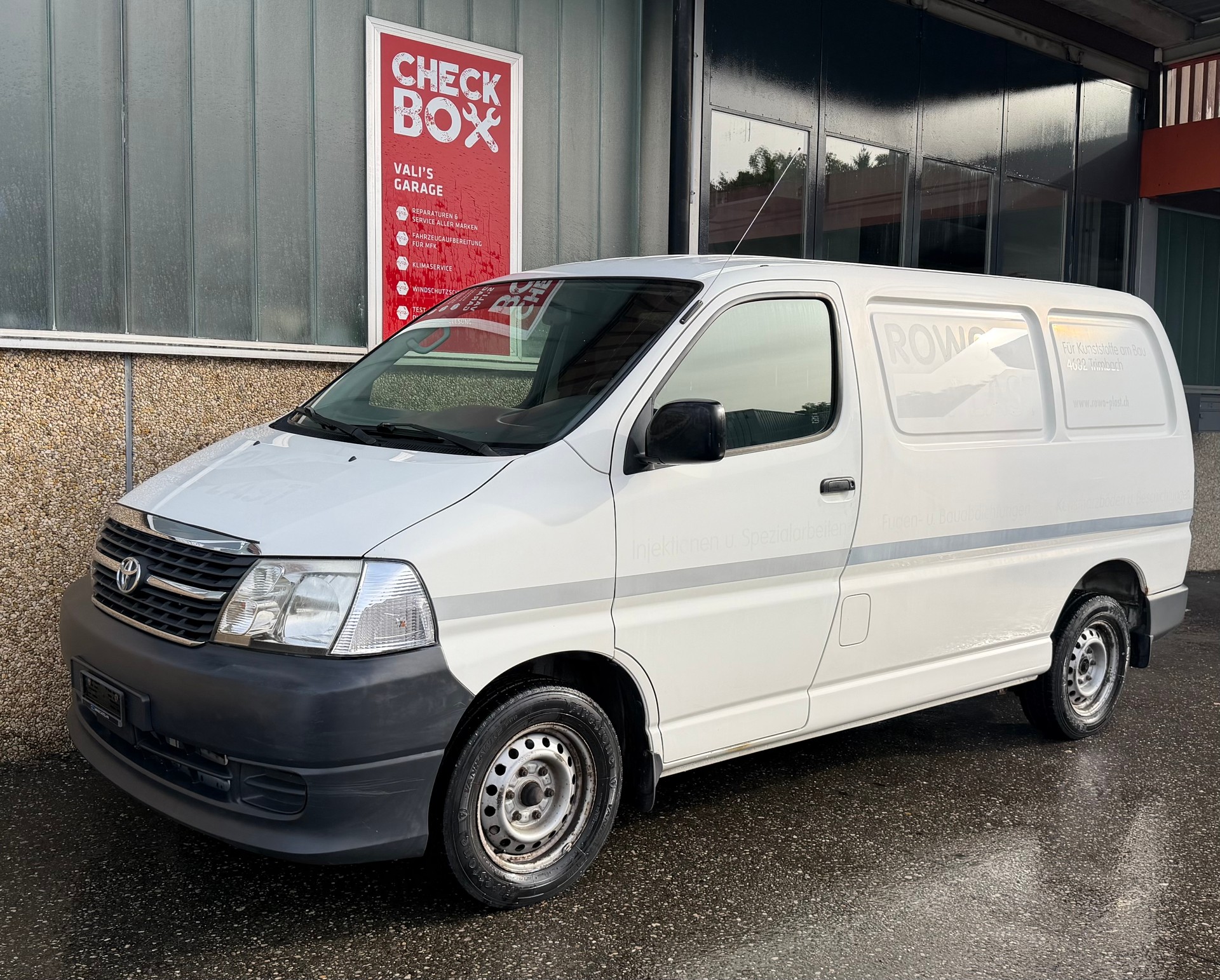 TOYOTA Hiace D-4D Van SWB-image-0