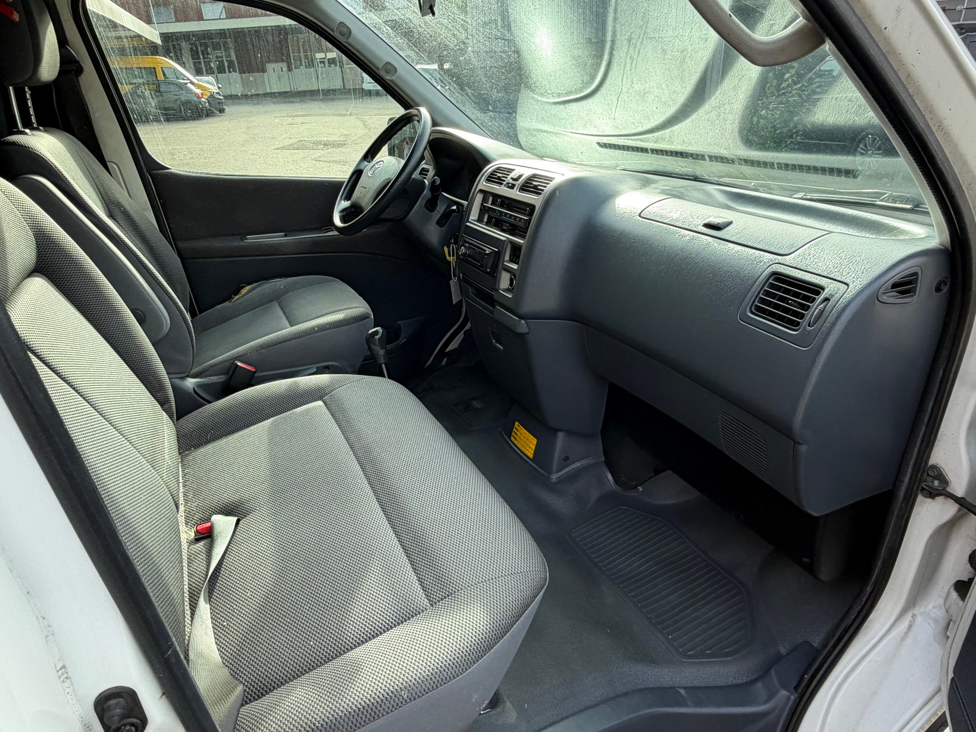 TOYOTA Hiace D-4D Van SWB-image-10