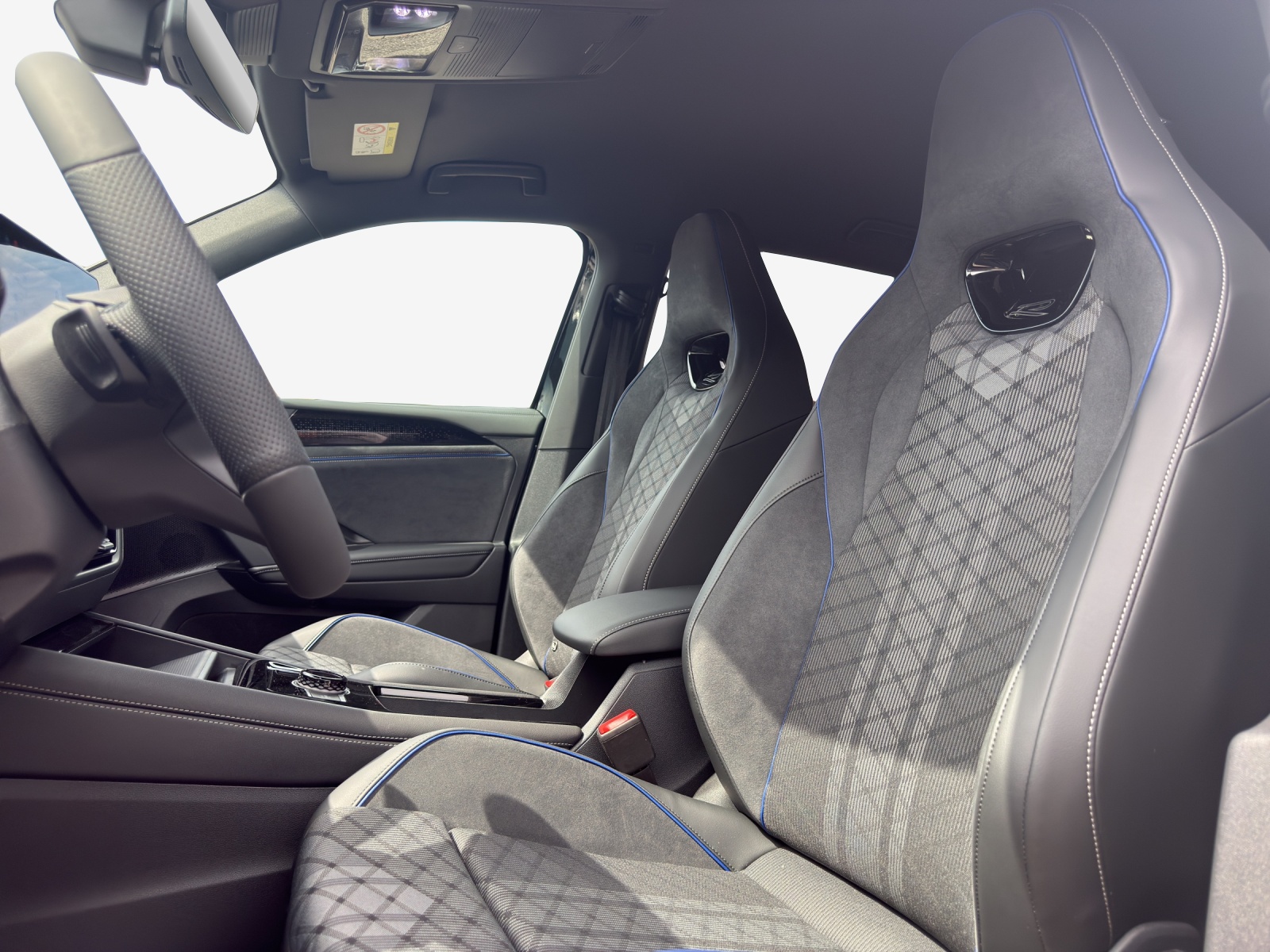 VW Tiguan 2.0 TSI DSG R-Line 4Motion-image-15
