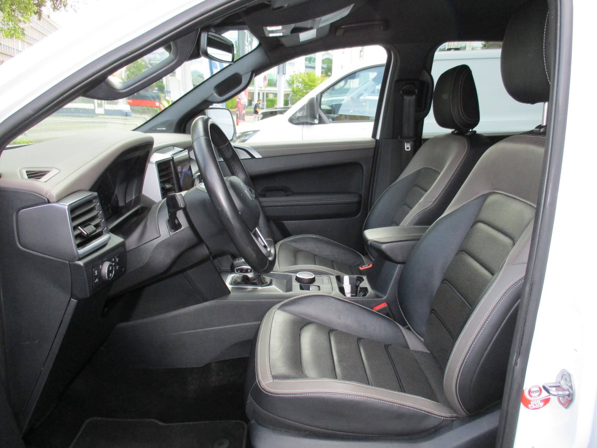 VW Amarok Aventura-image-5
