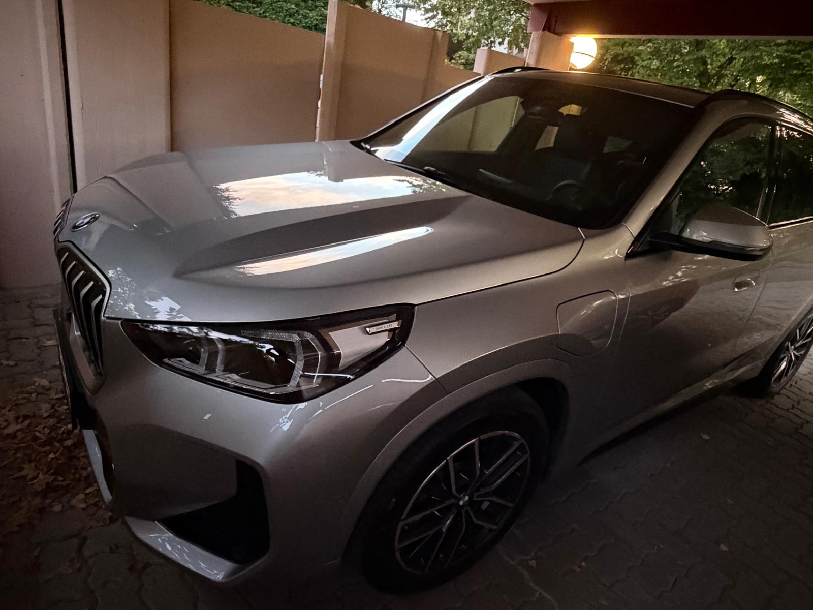 BMW 30e xDrive-image-0
