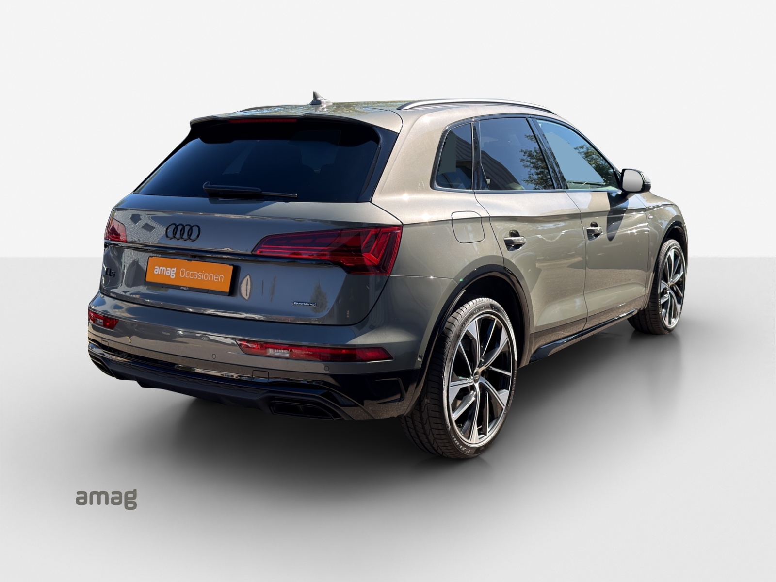 AUDI Q5 45 TFSI S-line quattro S-tronic-image-4
