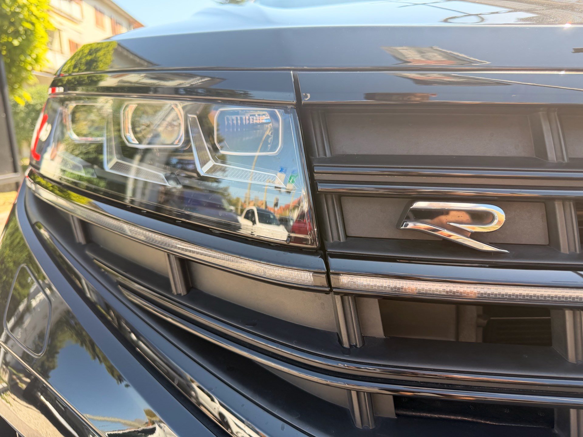 VW Touareg R 3.0 TSI eHYBRID 462 PS 4MOTION-image-7