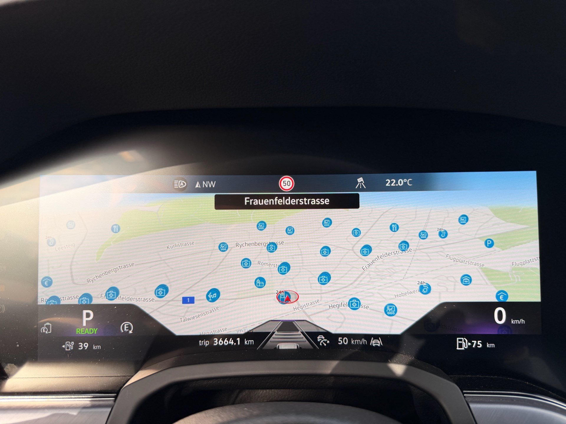 VW Touareg R 3.0 TSI eHYBRID 462 PS 4MOTION-image-11