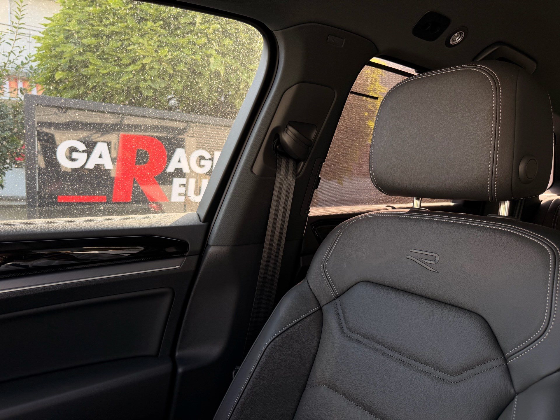 VW Touareg R 3.0 TSI eHYBRID 462 PS 4MOTION-image-23