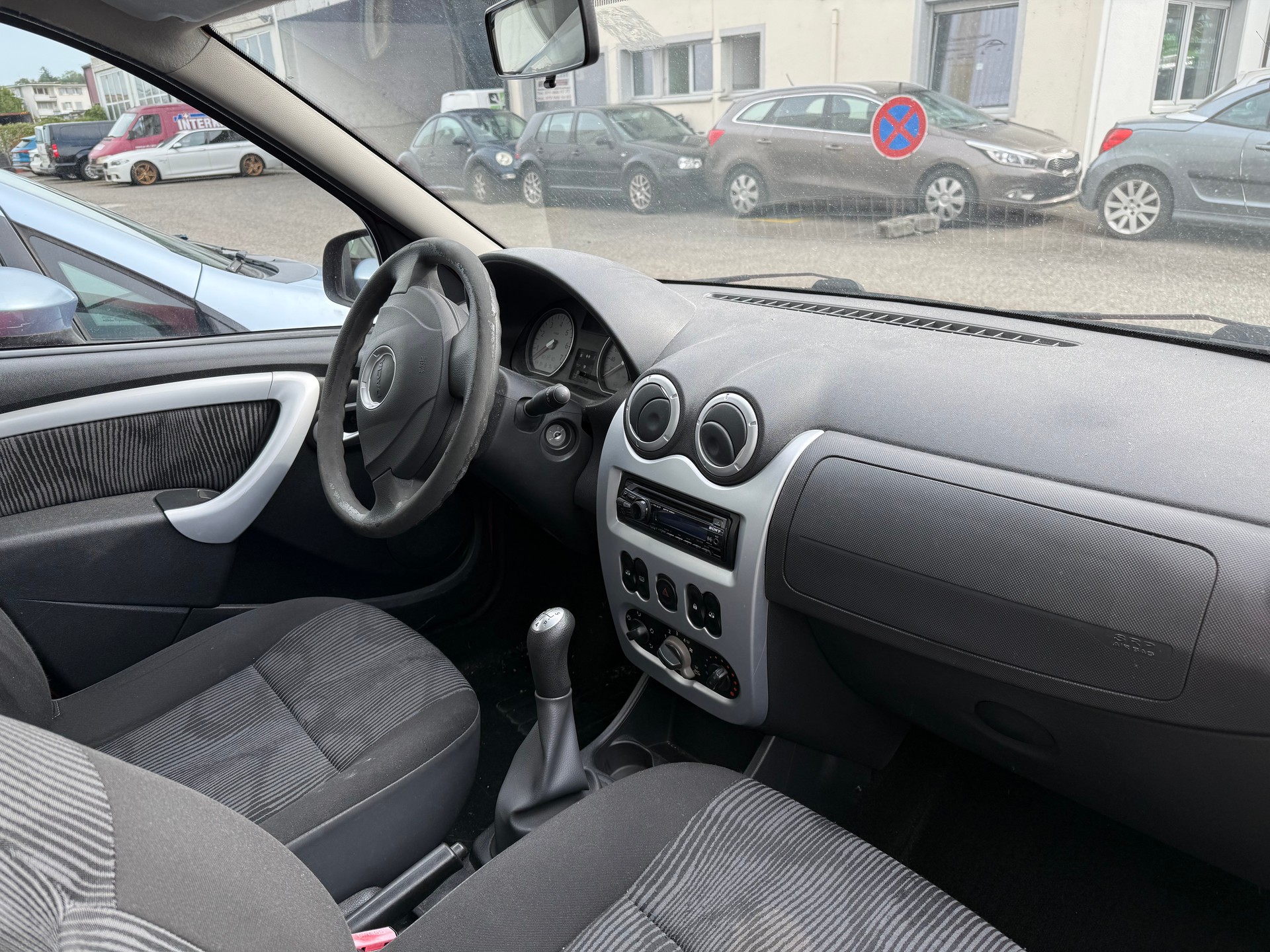 DACIA Logan 1.5 dCi Lauréate-image-3