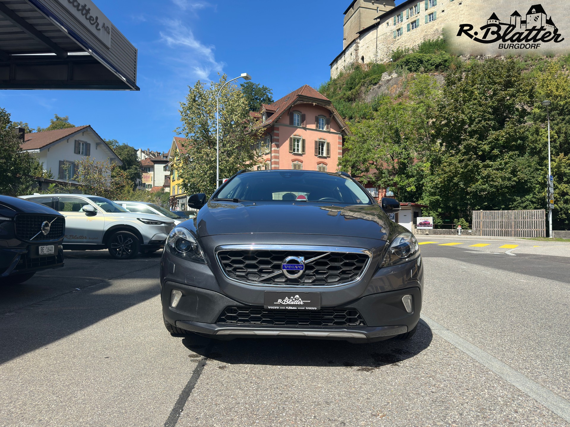 VOLVO V40 Cross Country T4 2.0 AWD Momentum Geartronic-image-1