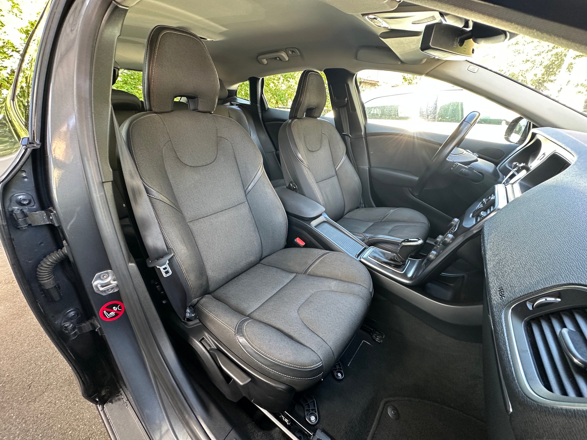 VOLVO V40 Cross Country T4 2.0 AWD Momentum Geartronic-image-12