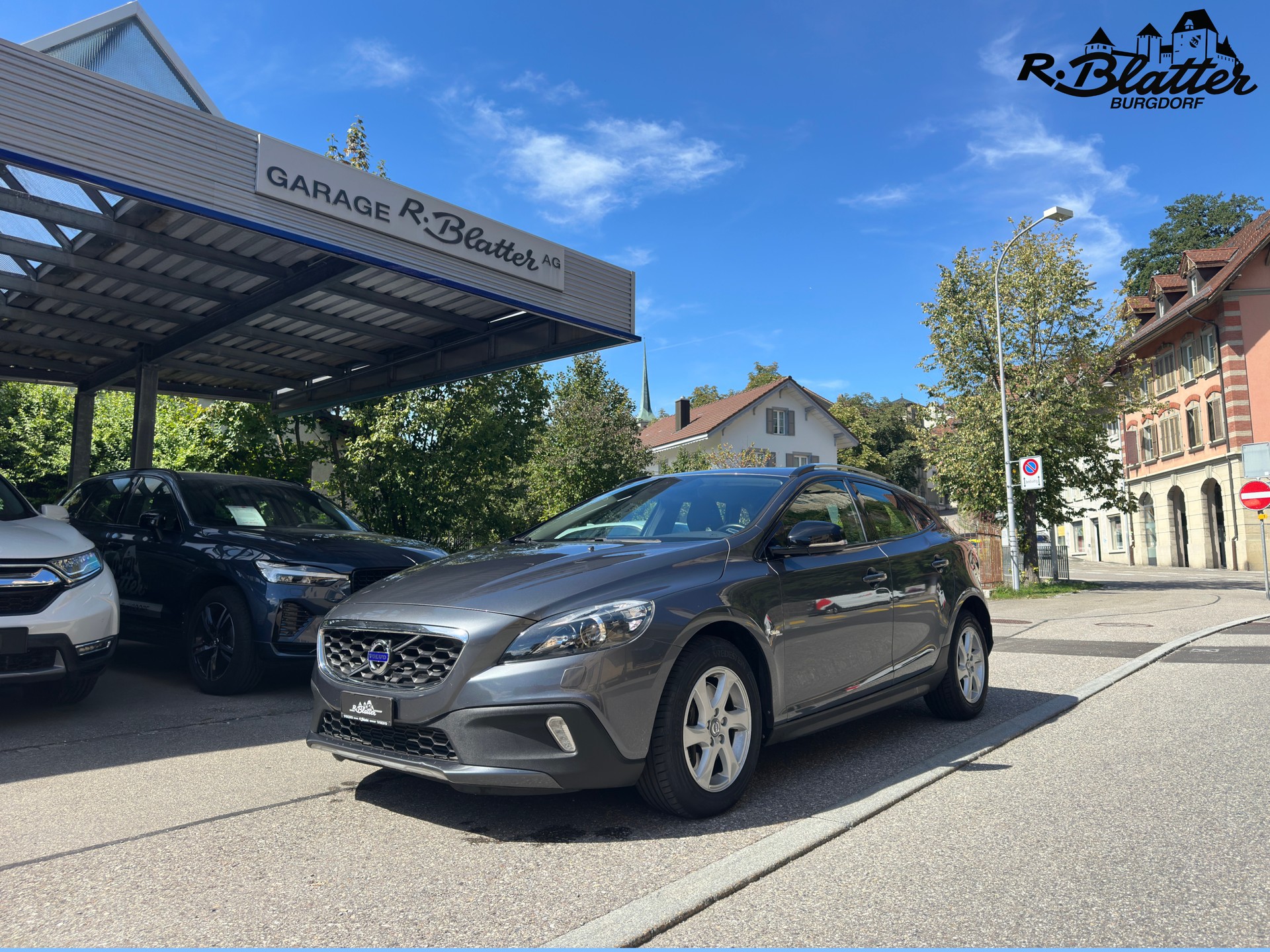 VOLVO V40 Cross Country T4 2.0 AWD Momentum Geartronic-image-0