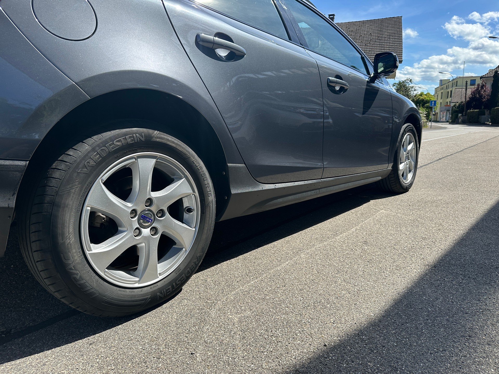 VOLVO V40 Cross Country T4 2.0 AWD Momentum Geartronic-image-16