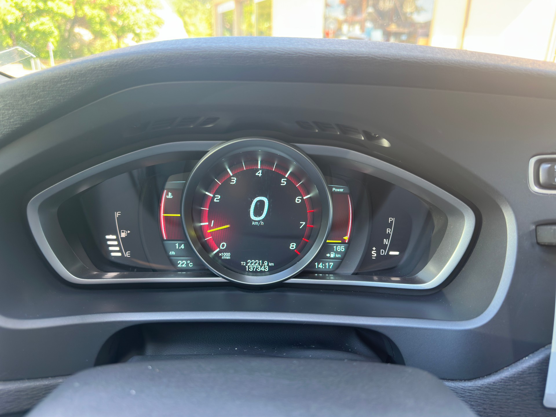 VOLVO V40 Cross Country T4 2.0 AWD Momentum Geartronic-image-6