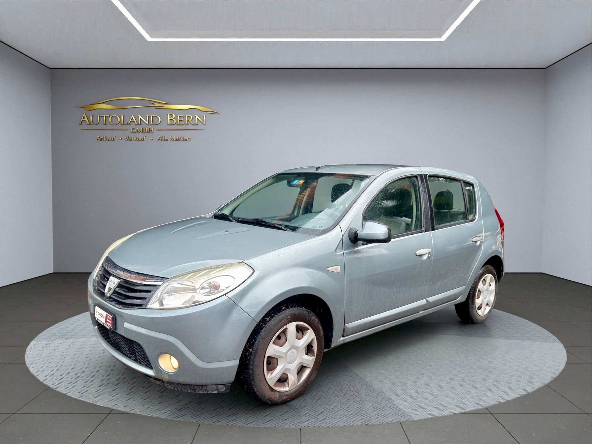 DACIA Sandero 1.6 Lauréate mit Klimaanlage-image-0