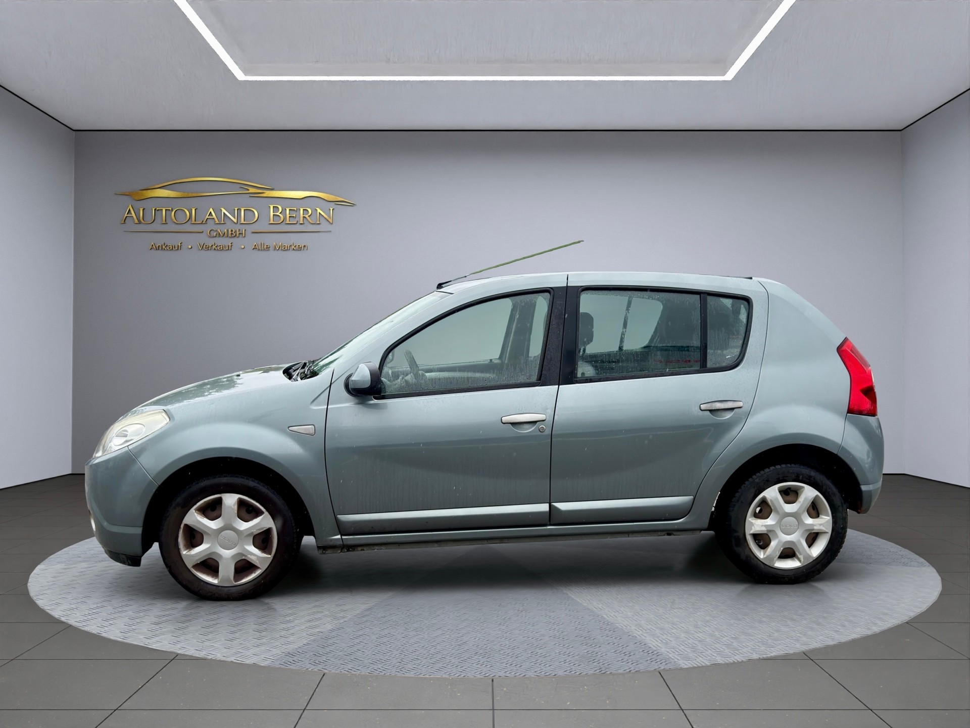 DACIA Sandero 1.6 Lauréate mit Klimaanlage-image-4
