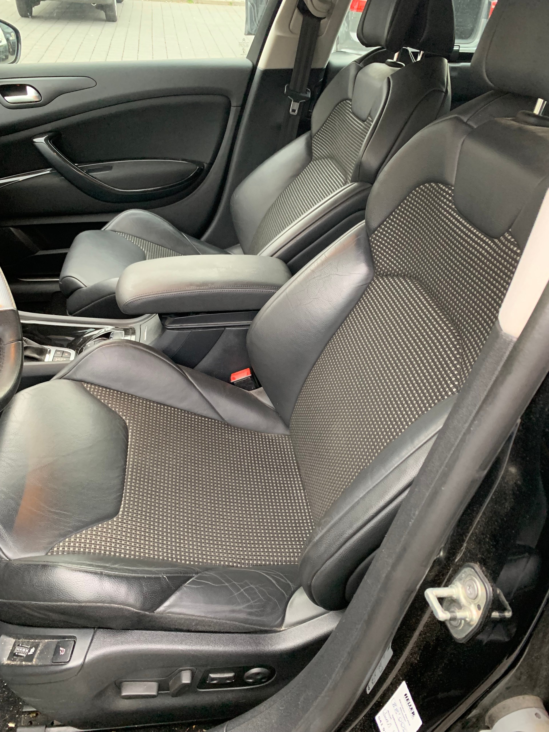 CITROEN C5 Berline 2.2 HDi Exclusive Automatic-image-8