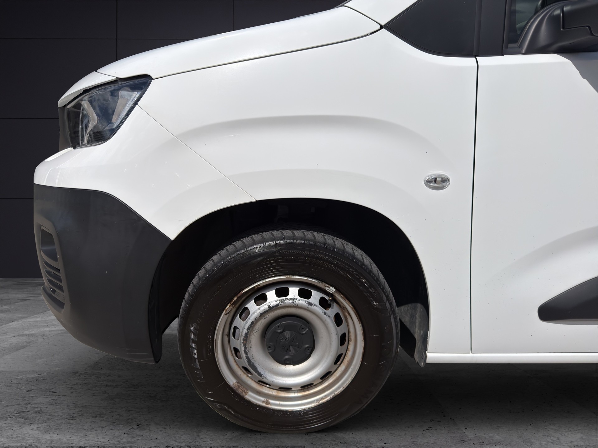 PEUGEOT Partner 1.2 Pro 650 kg Standard-image-4