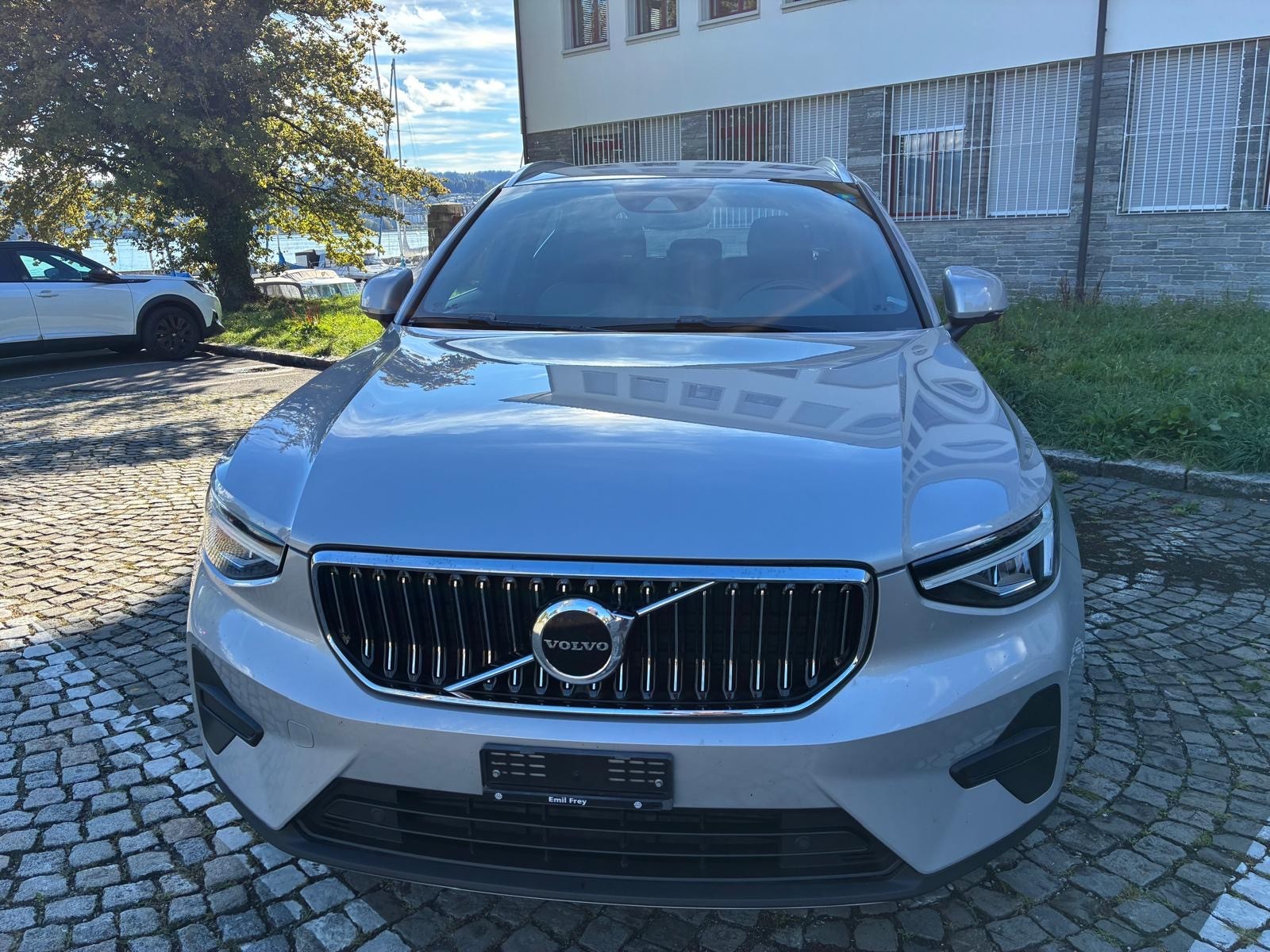 VOLVO XC40 T4 PHEV Essential DCT-image-3
