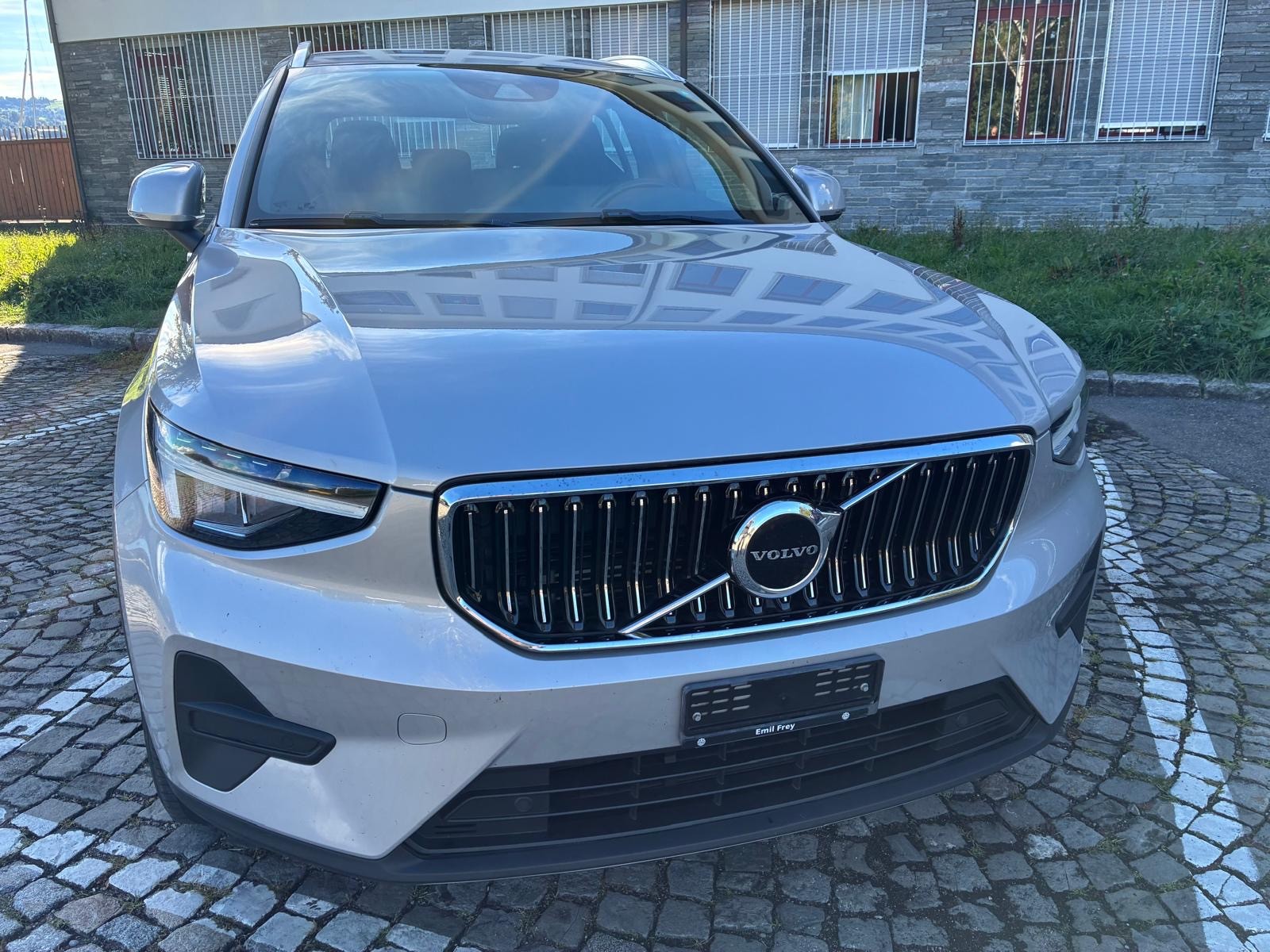 VOLVO XC40 T4 PHEV Essential DCT-image-2
