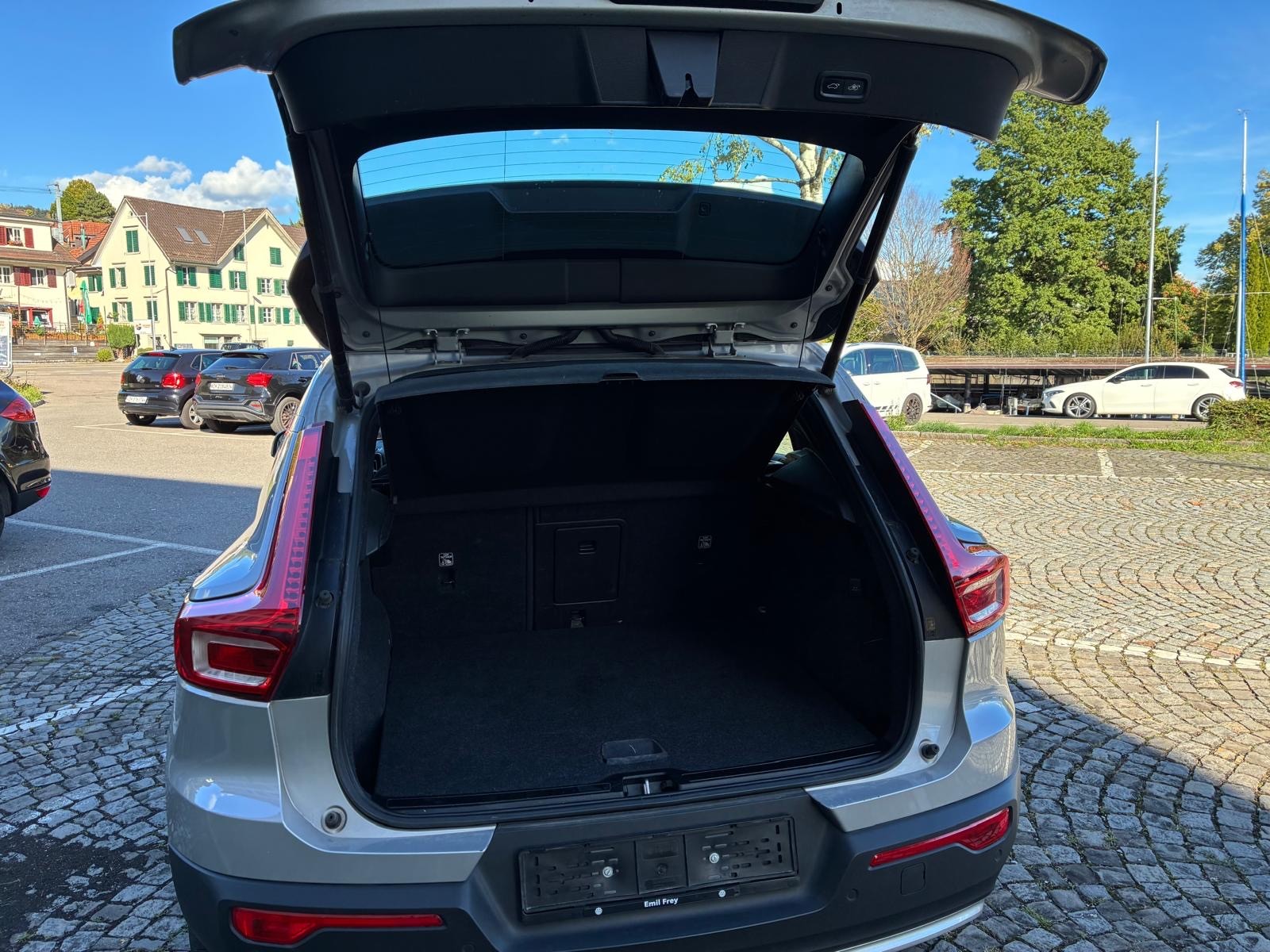 VOLVO XC40 T4 PHEV Essential DCT-image-11