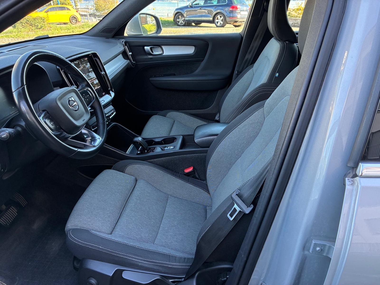 VOLVO XC40 T4 PHEV Essential DCT-image-7