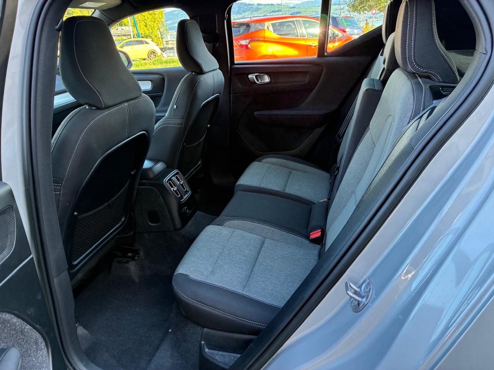 VOLVO XC40 T4 PHEV Essential DCT-image-14