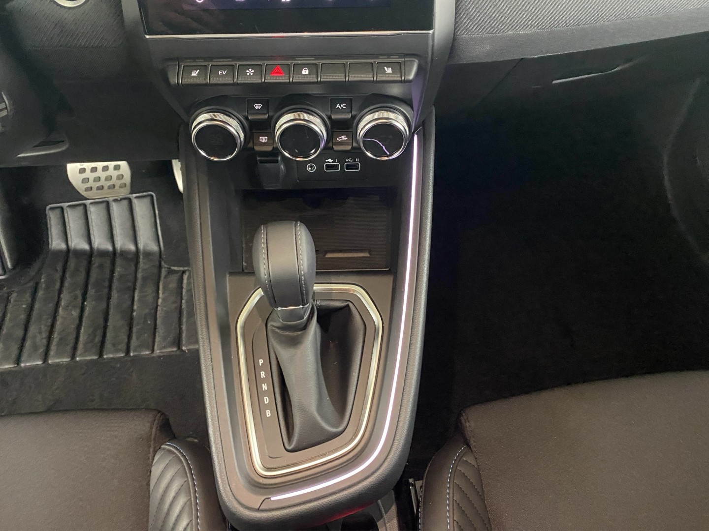 RENAULT Clio 1.6 E-Tech Esprit Alpine-image-15