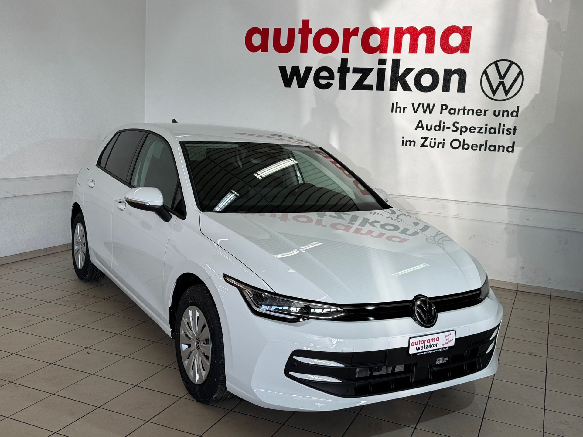 VW Golf 1.5 TSI Basis-image-1