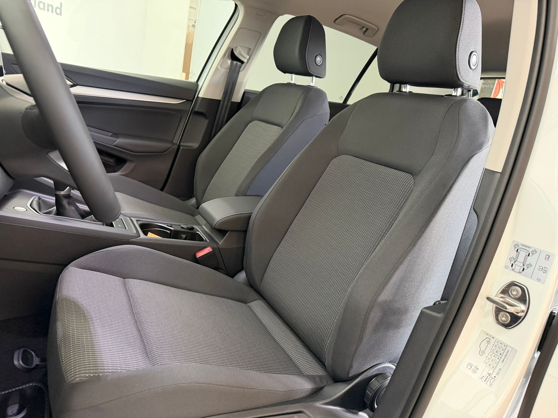 VW Golf 1.5 TSI Basis-image-7