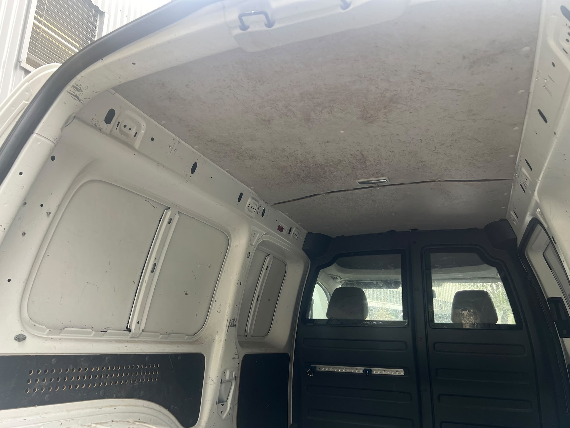 VW Caddy Maxi 1.6 TDI DSG-image-17