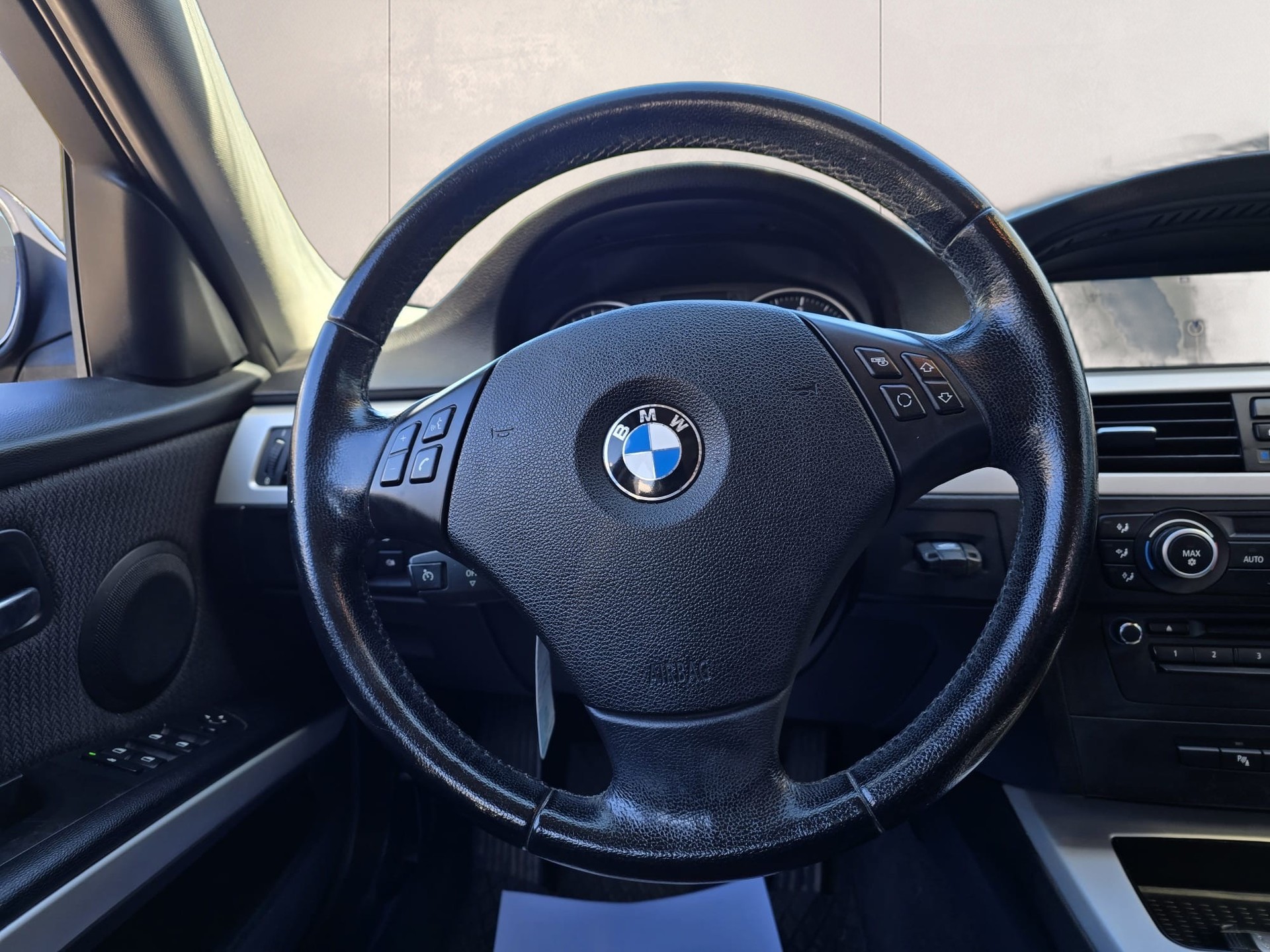 BMW 320d xDrive Touring Steptronic-image-7