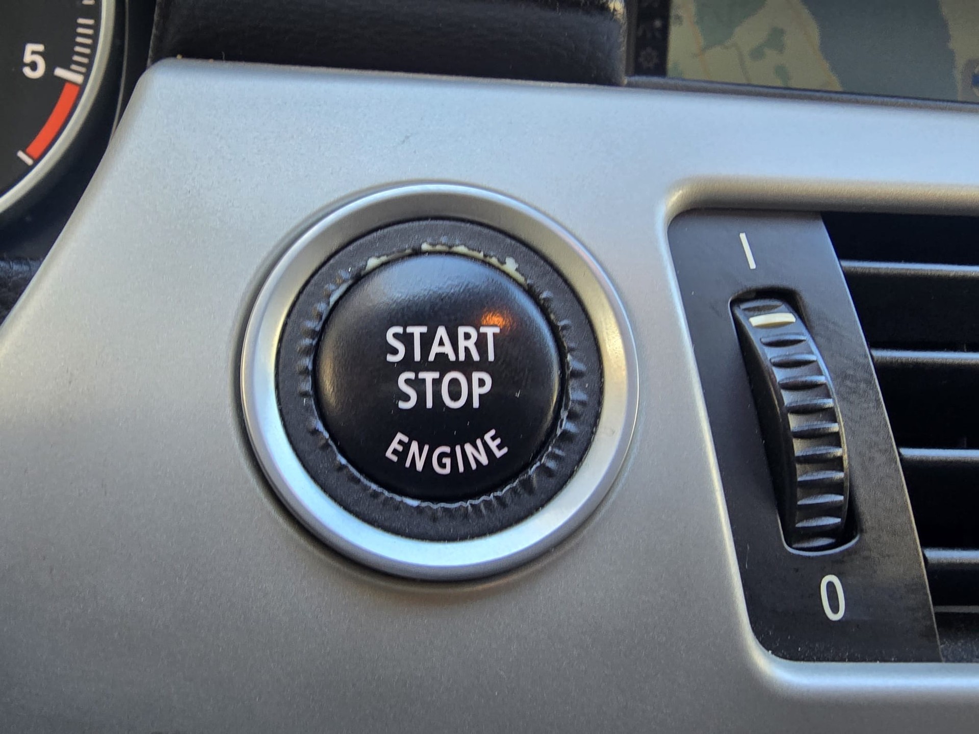 BMW 320d xDrive Touring Steptronic-image-11